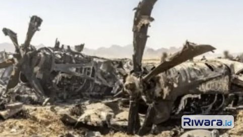 Puing-puing pesawat C-130 J Hercules dan Helikopter Little Bird yang dihancurkan sendiri oleh pasukan AS.